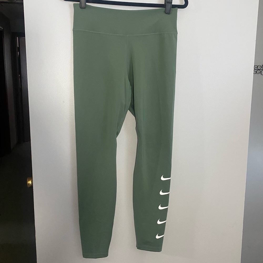 Green Nike leggings